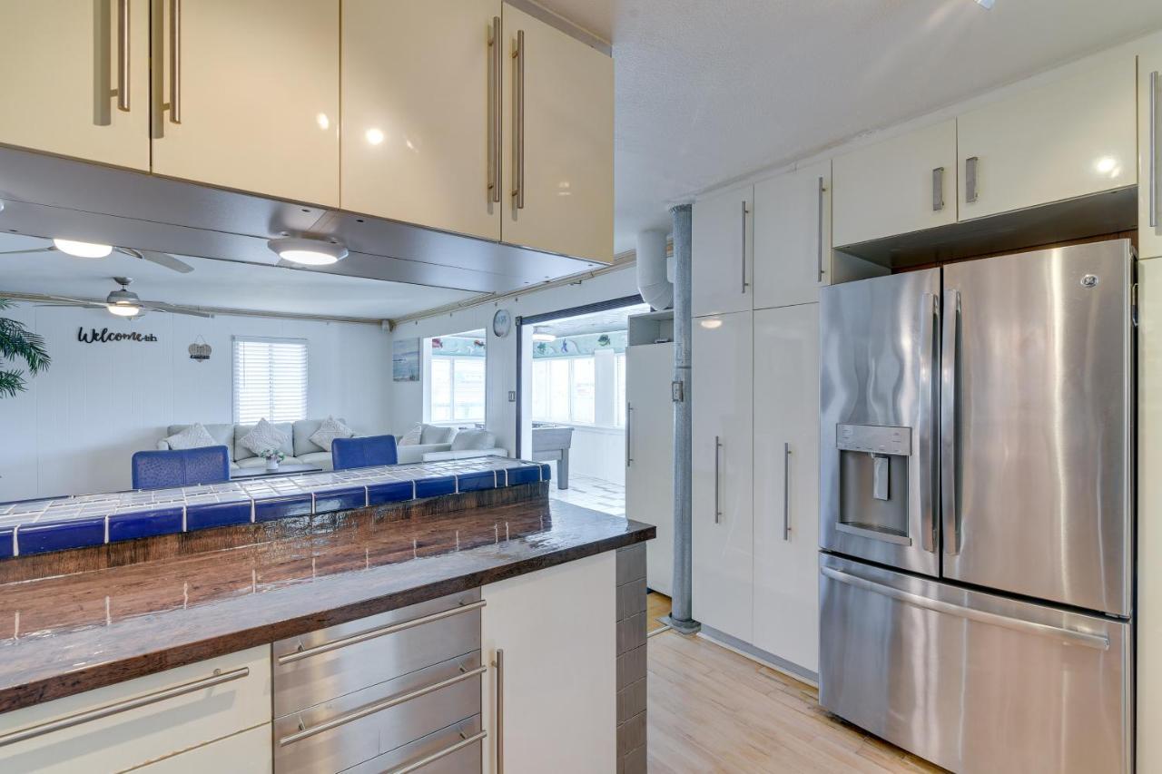 Waterfront Galveston Bay Retreat - 4 Mi To Beach! المظهر الخارجي الصورة