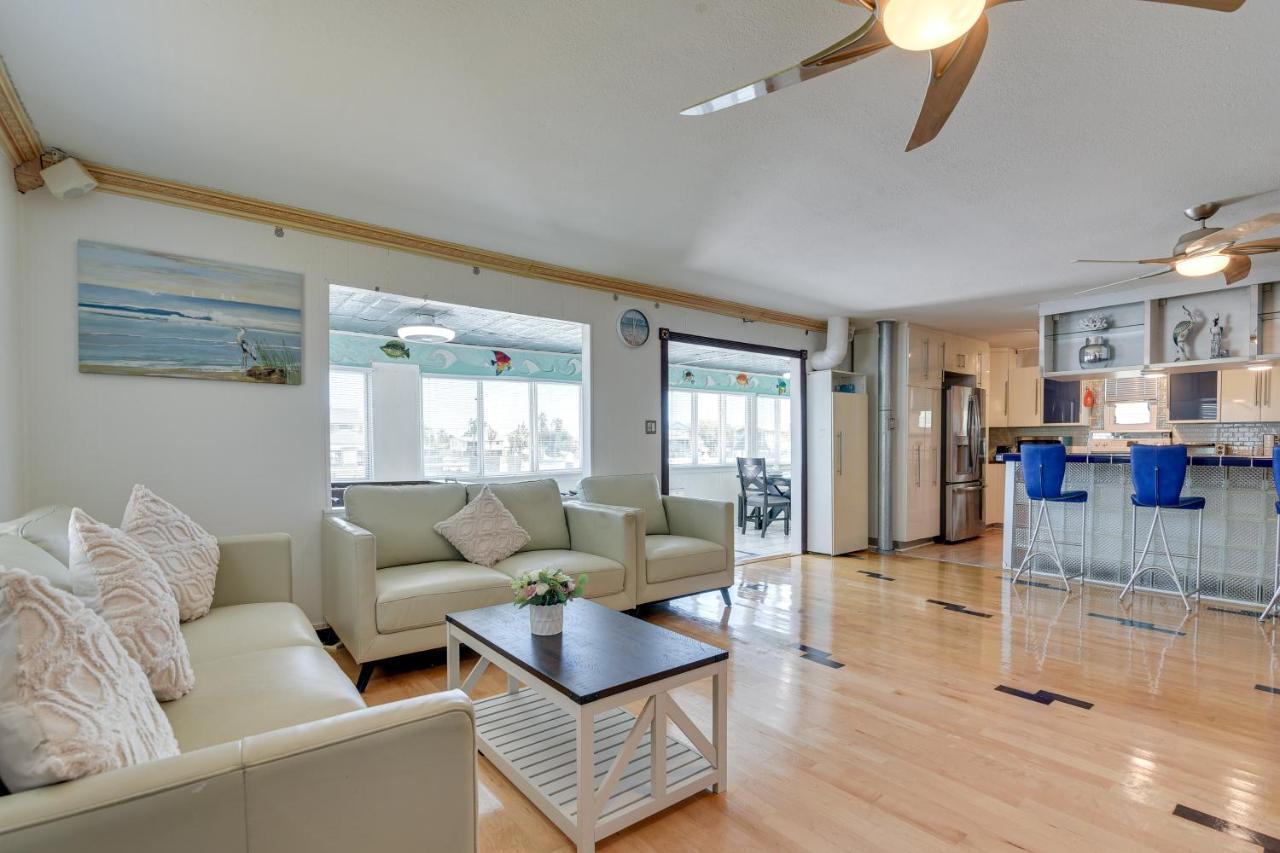 Waterfront Galveston Bay Retreat - 4 Mi To Beach! المظهر الخارجي الصورة